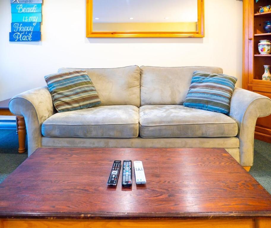Appartement Waterfront View Of The Inlet, Short Walk To Town à Tofino Extérieur photo