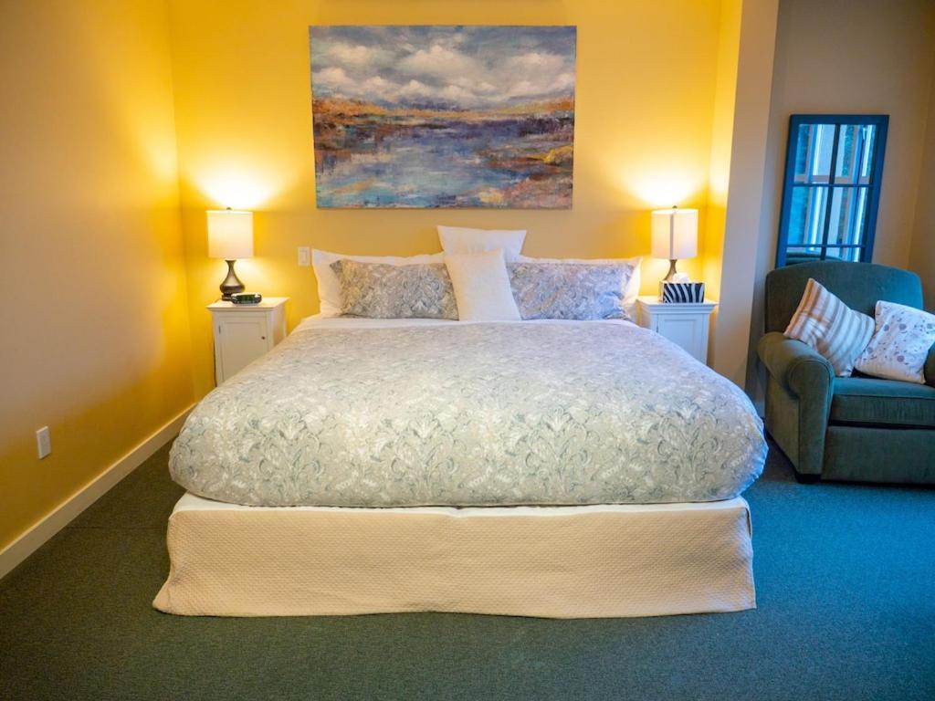 Appartement Waterfront View Of The Inlet, Short Walk To Town à Tofino Extérieur photo